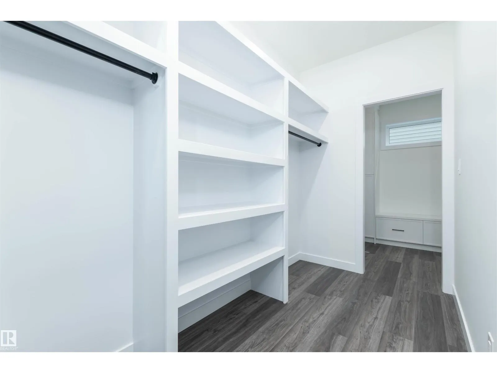 17 Sunbury PL