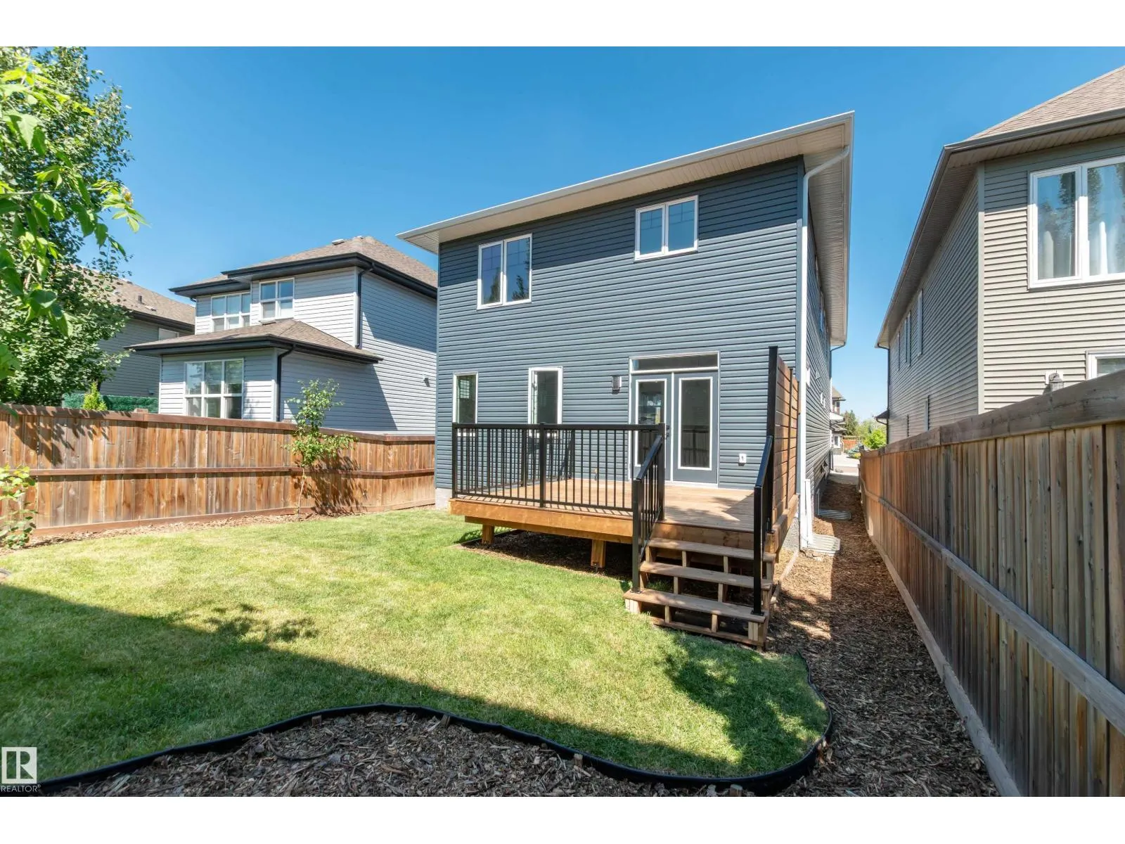17 Sunbury PL