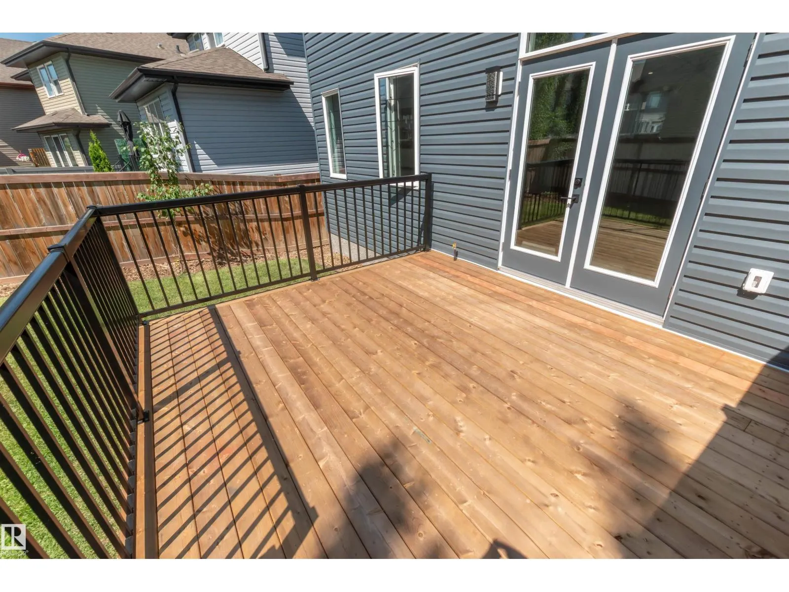 17 Sunbury PL