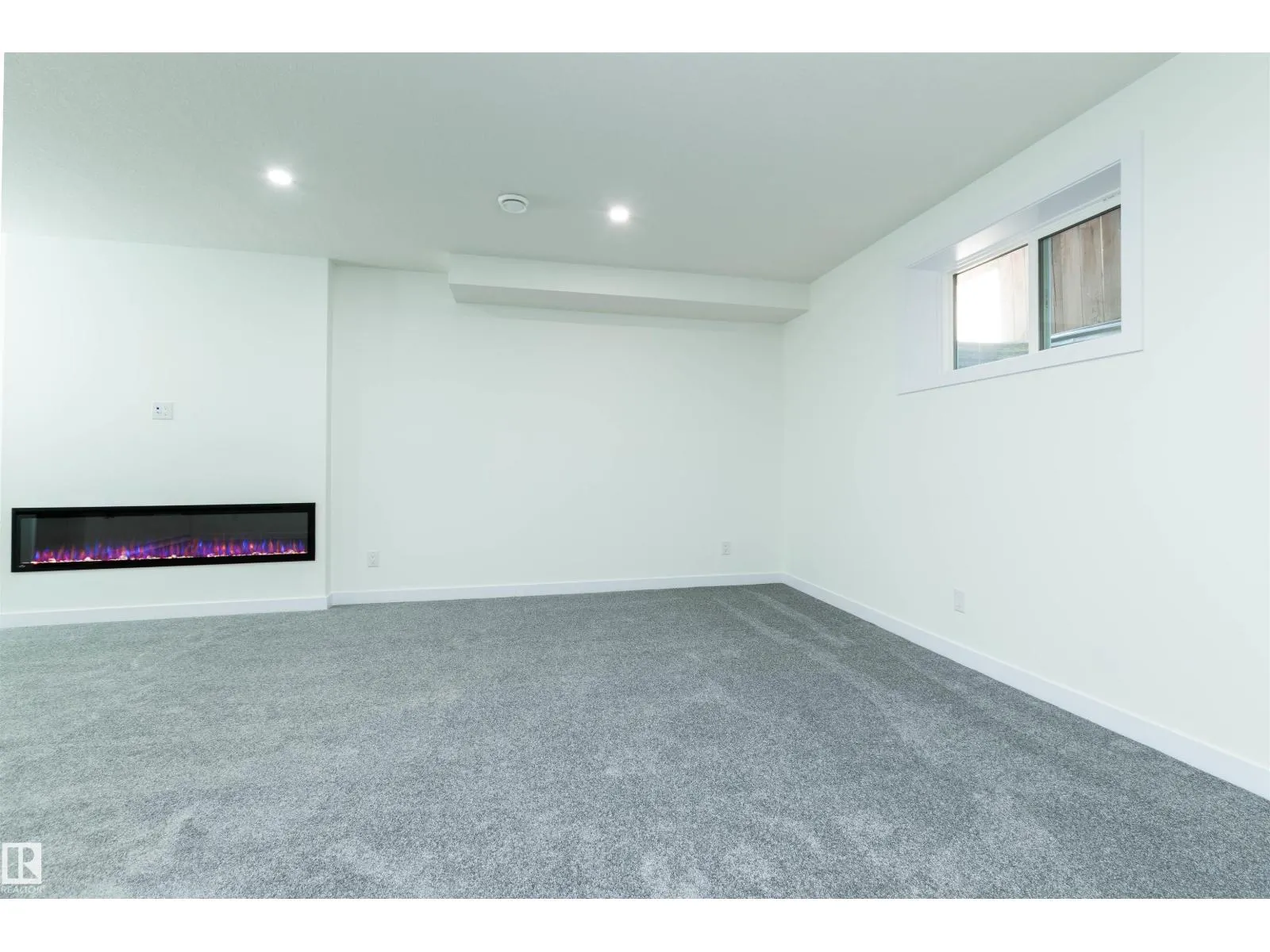17 Sunbury PL