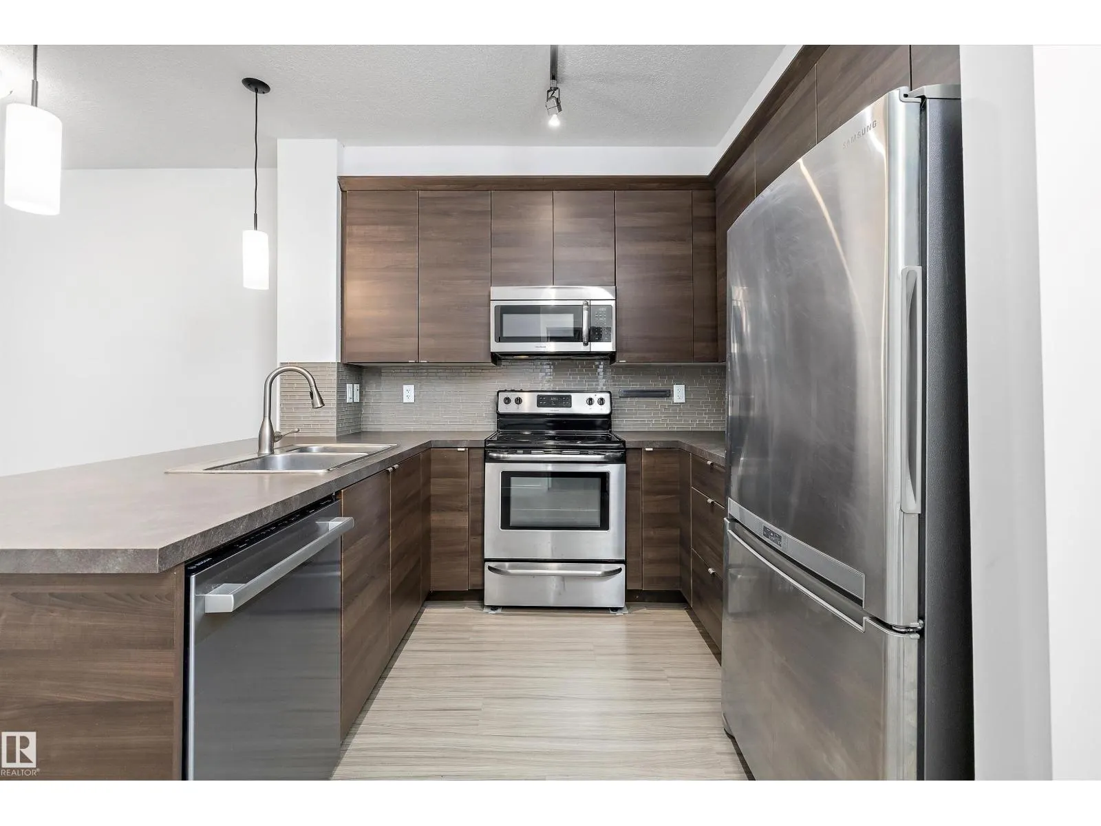 #108 2590 ANDERSON WY SW