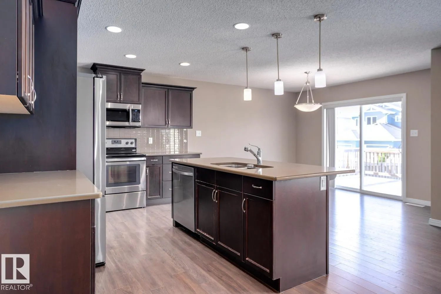 3528 CLAXTON CR SW
