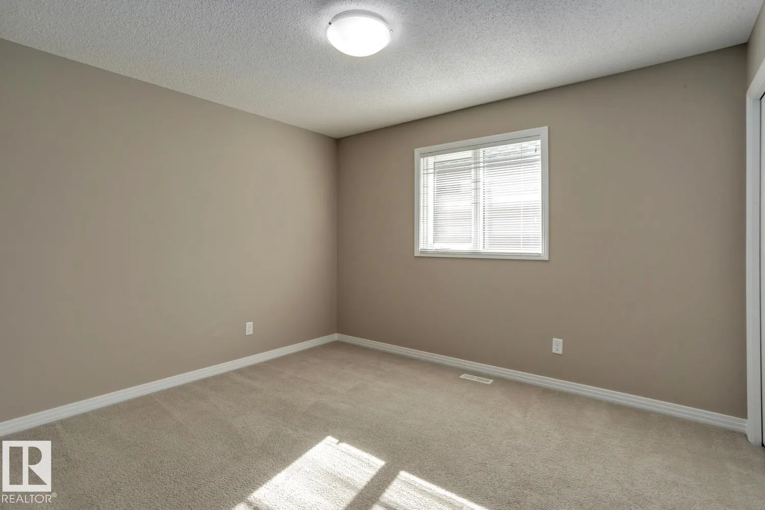 3528 CLAXTON CR SW