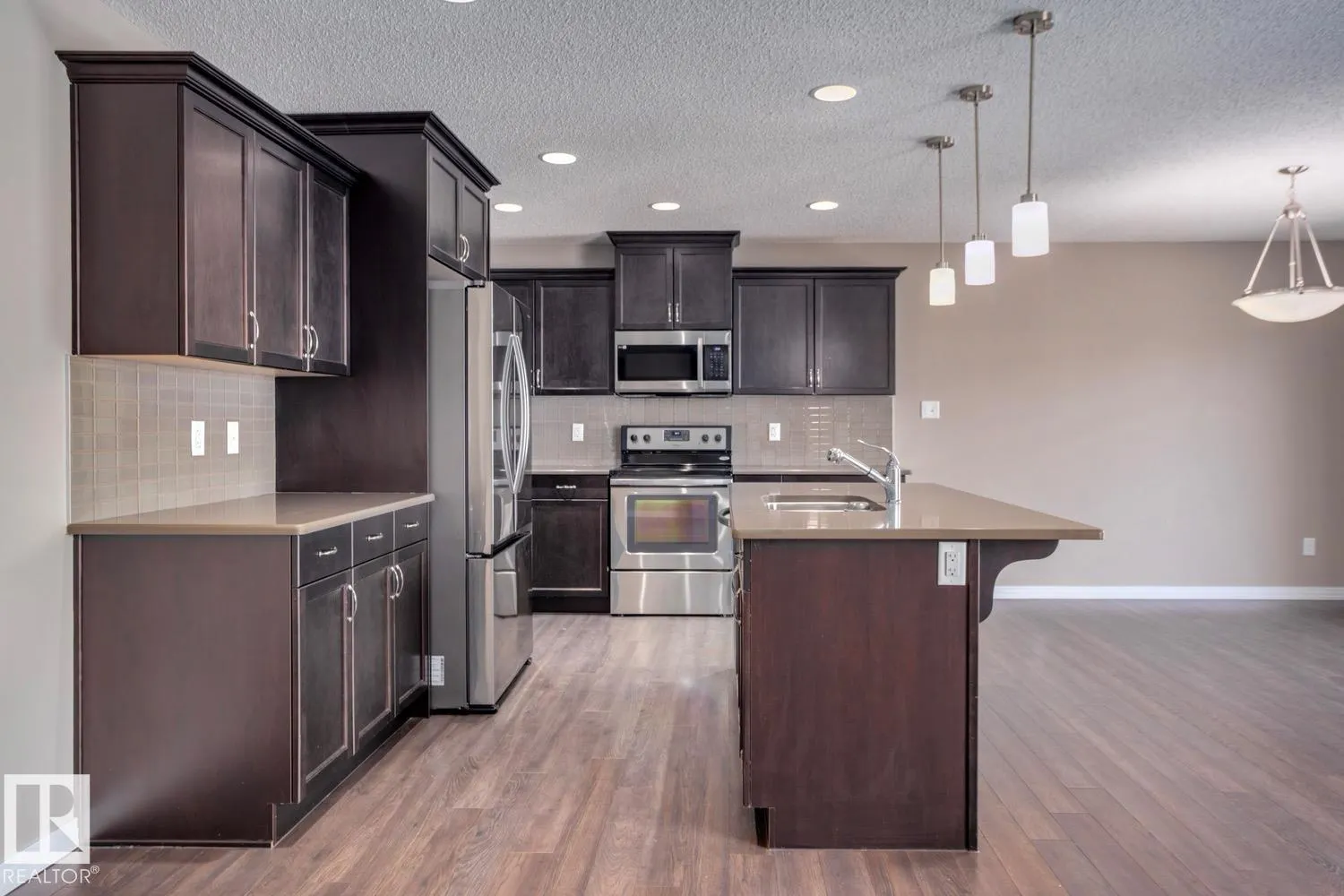 3528 CLAXTON CR SW