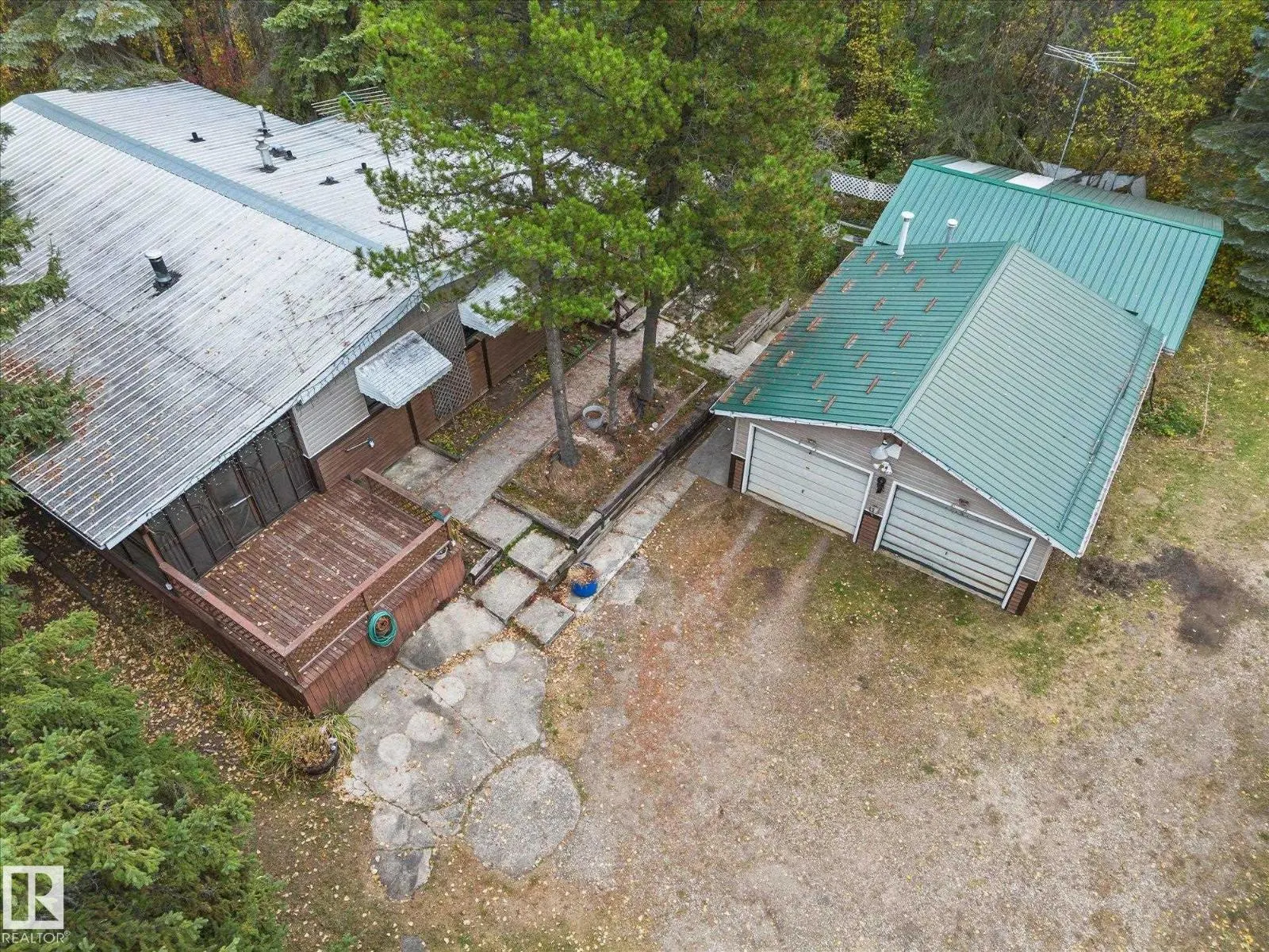 #412 & 411 53303 RGE ROAD 31