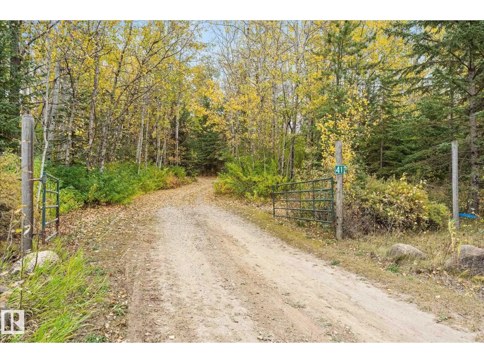 #412 & 411 53303 RGE ROAD 31