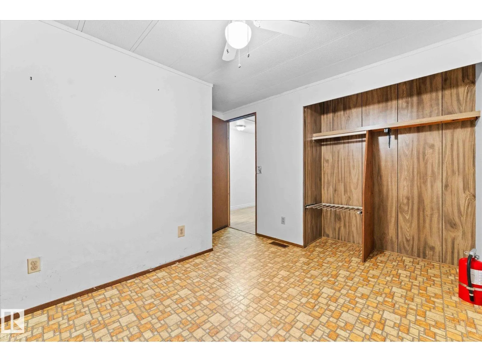 #412 & 411 53303 RGE ROAD 31