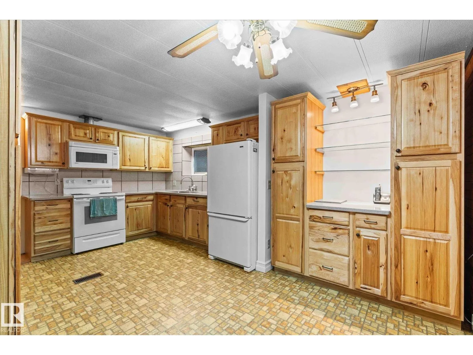 #412 & 411 53303 RGE ROAD 31