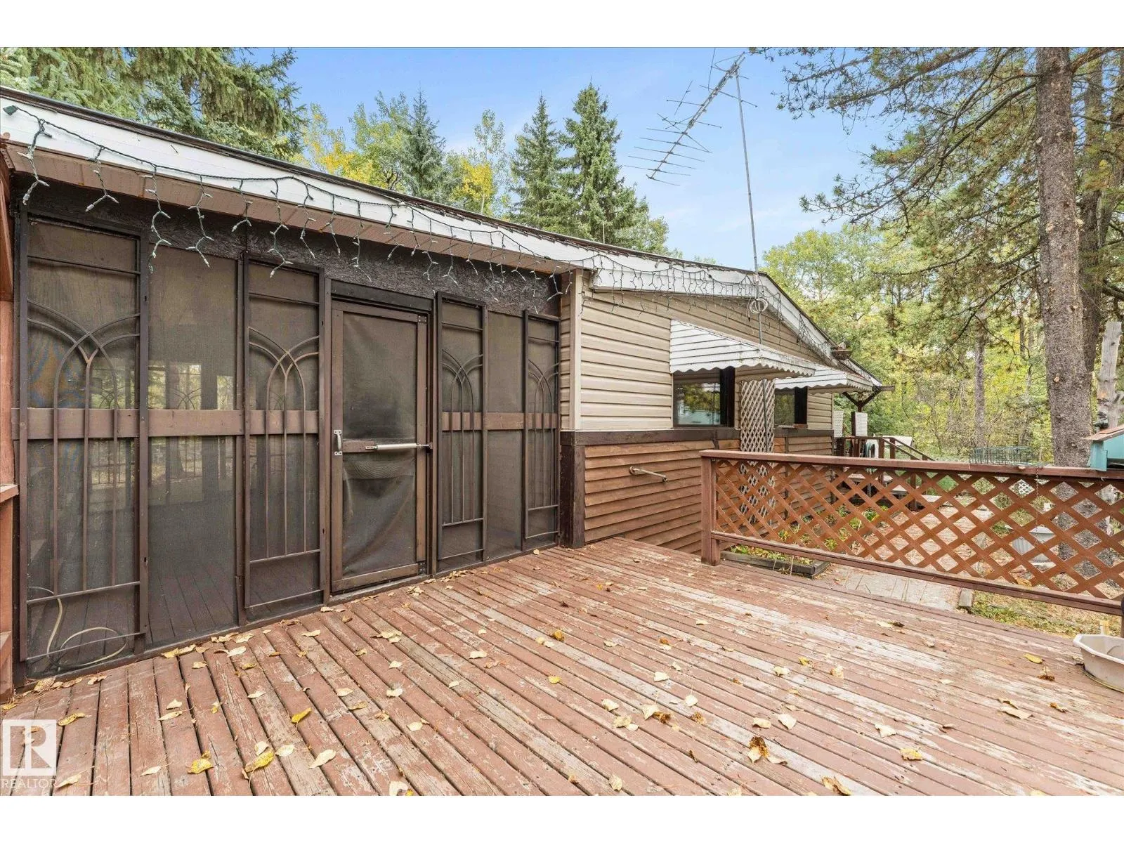 #412 & 411 53303 RGE ROAD 31