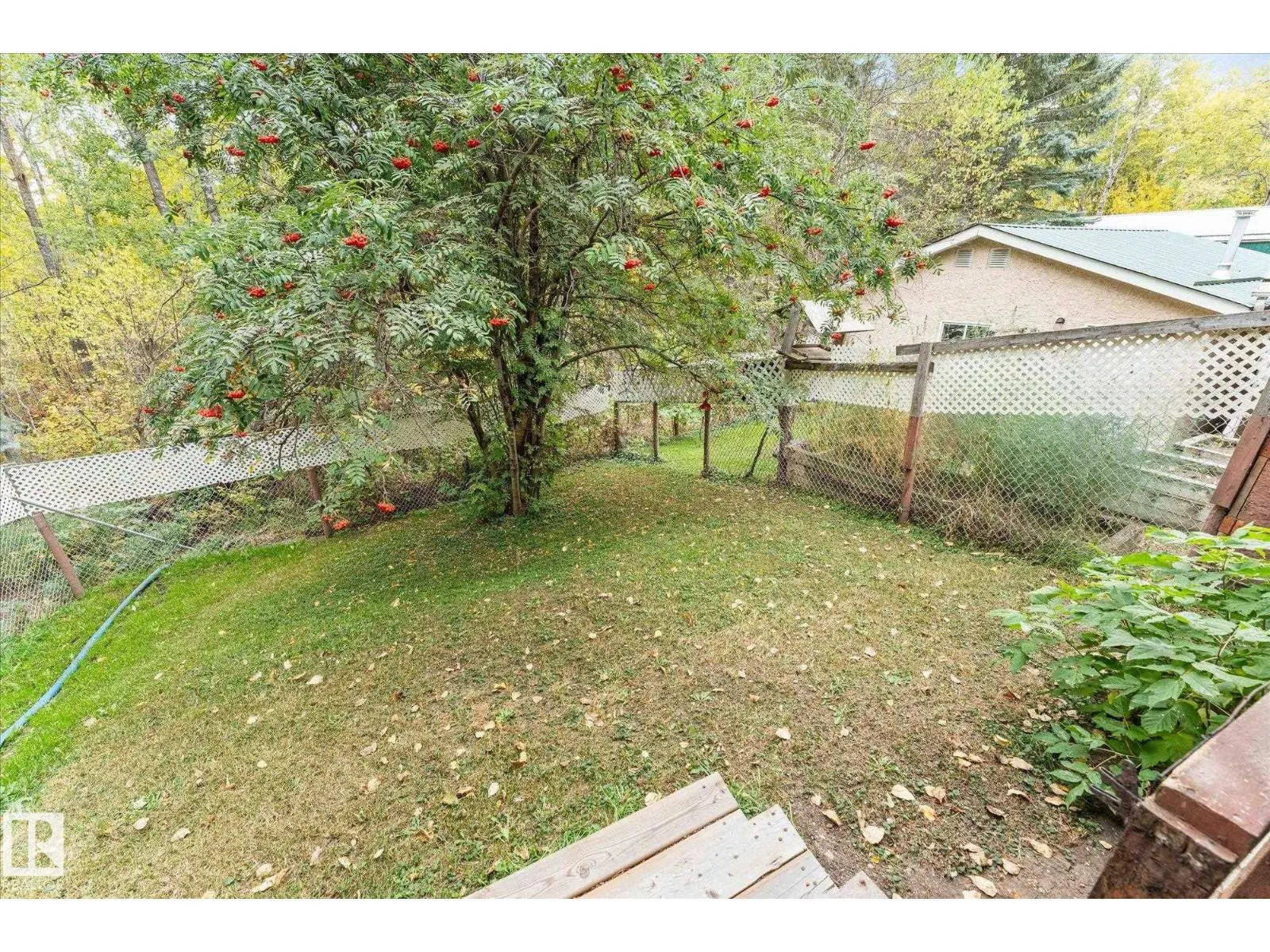 #412 & 411 53303 RGE ROAD 31