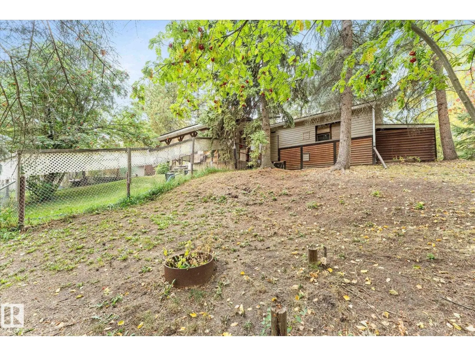#412 & 411 53303 RGE ROAD 31