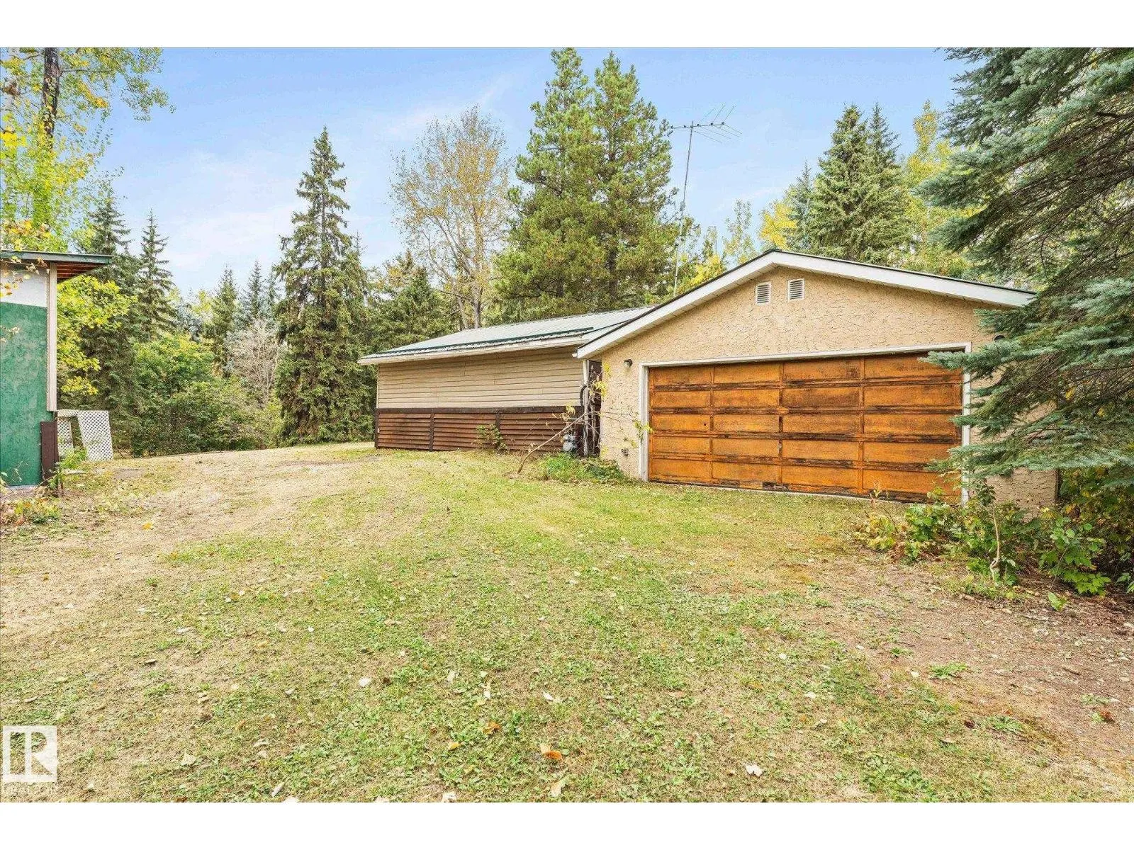 #412 & 411 53303 RGE ROAD 31