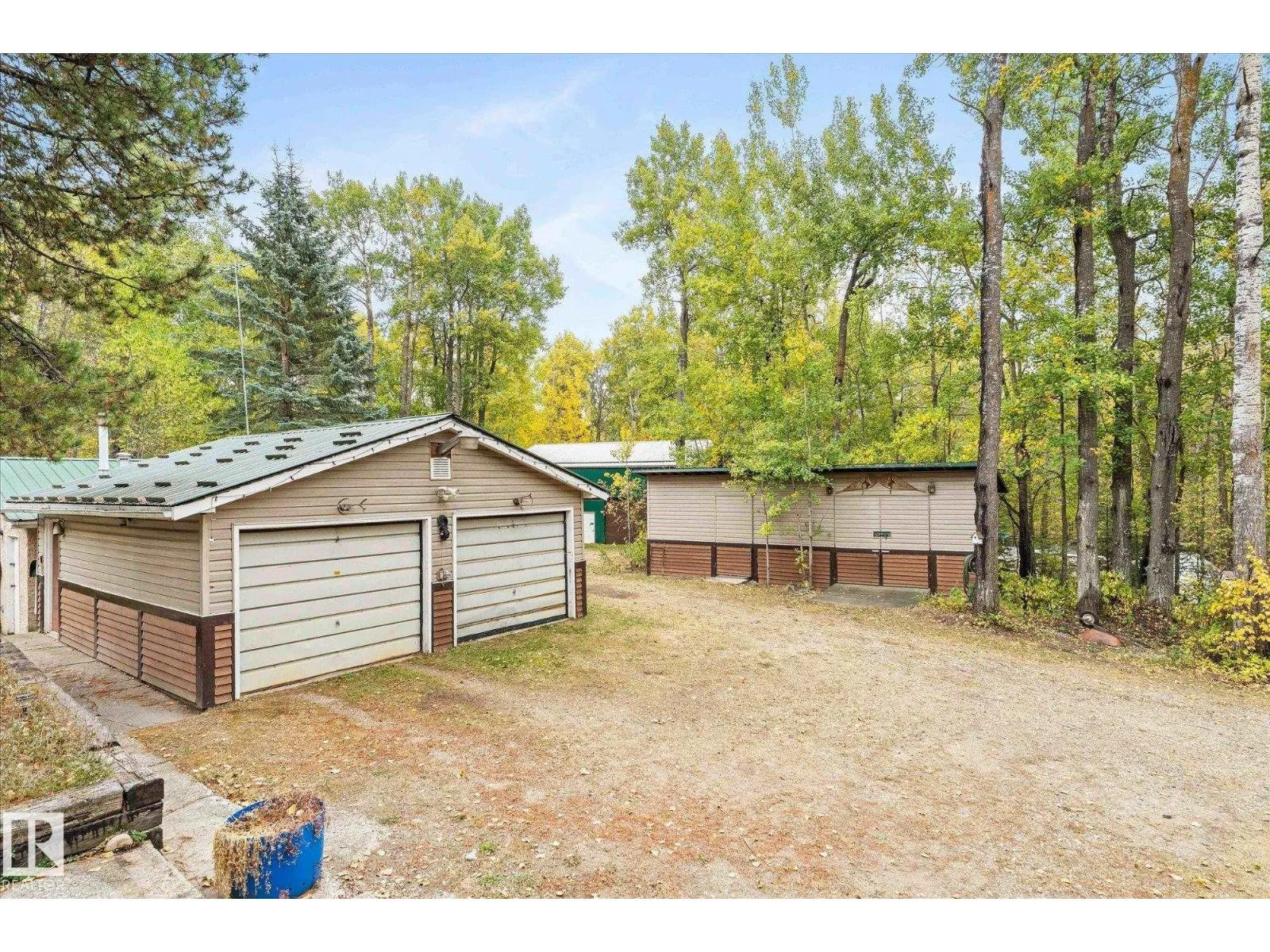 #412 & 411 53303 RGE ROAD 31
