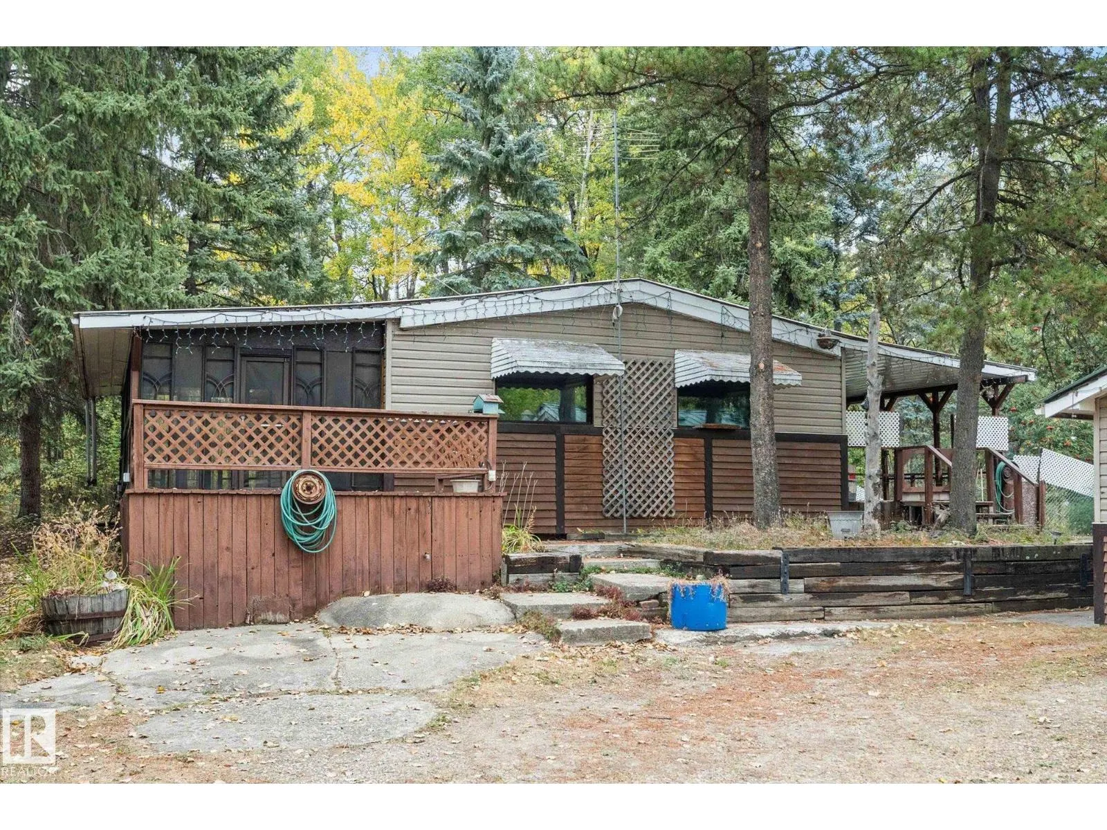 #412 & 411 53303 RGE ROAD 31