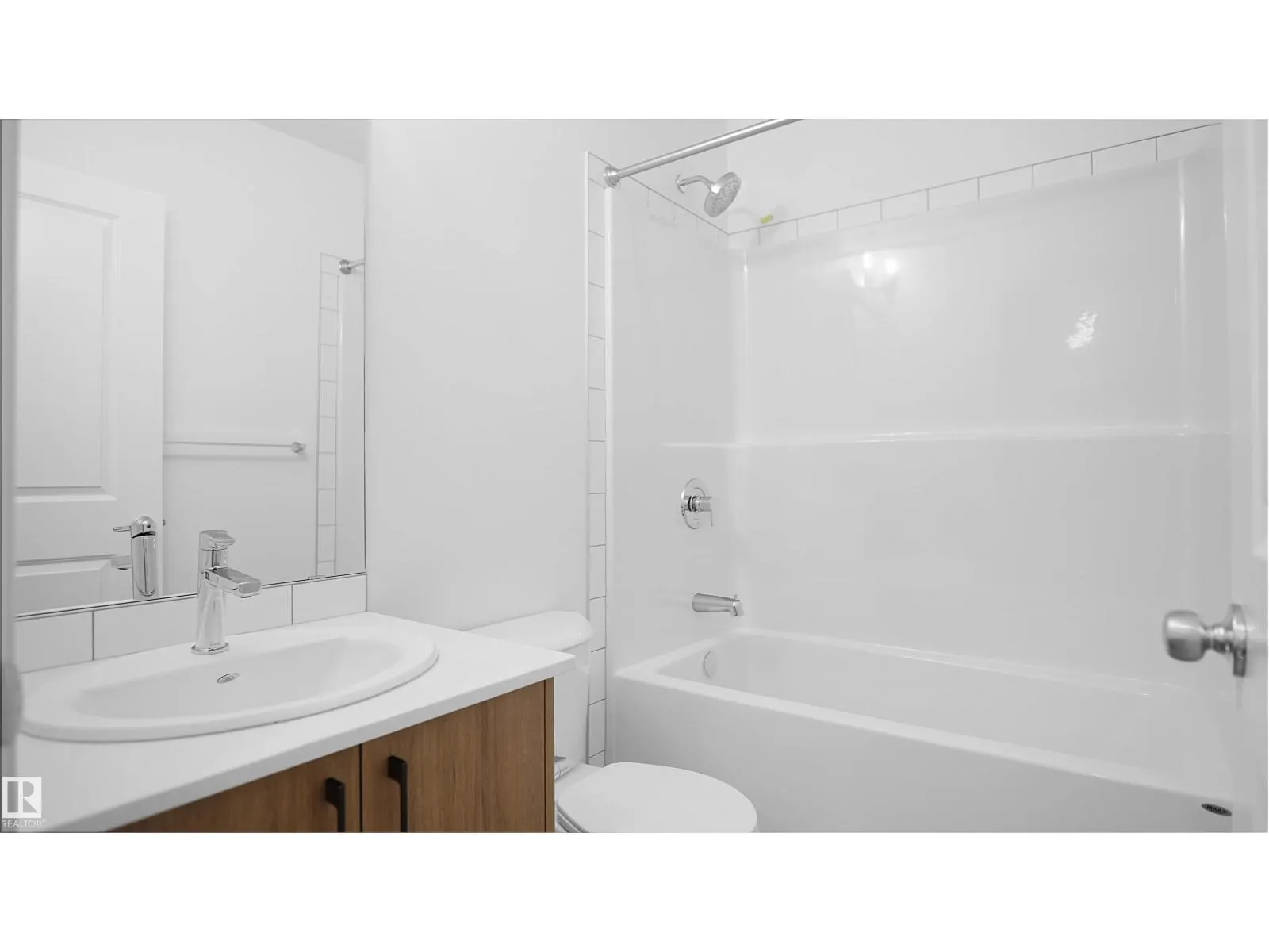 #103 9215 228 ST NW