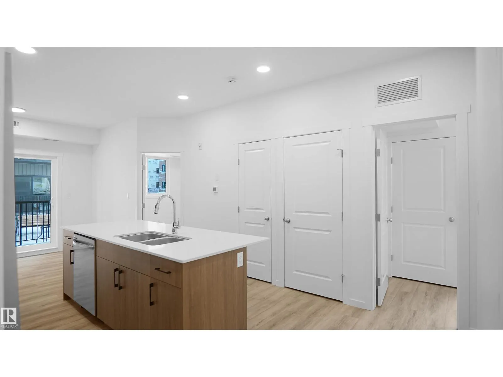 #103 9215 228 ST NW
