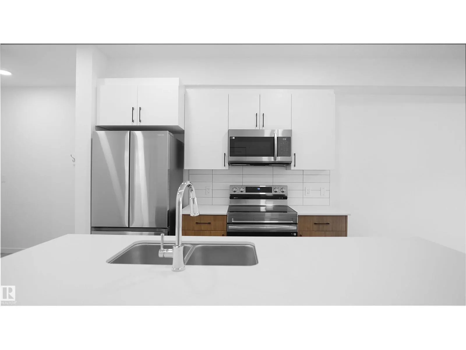 #103 9215 228 ST NW