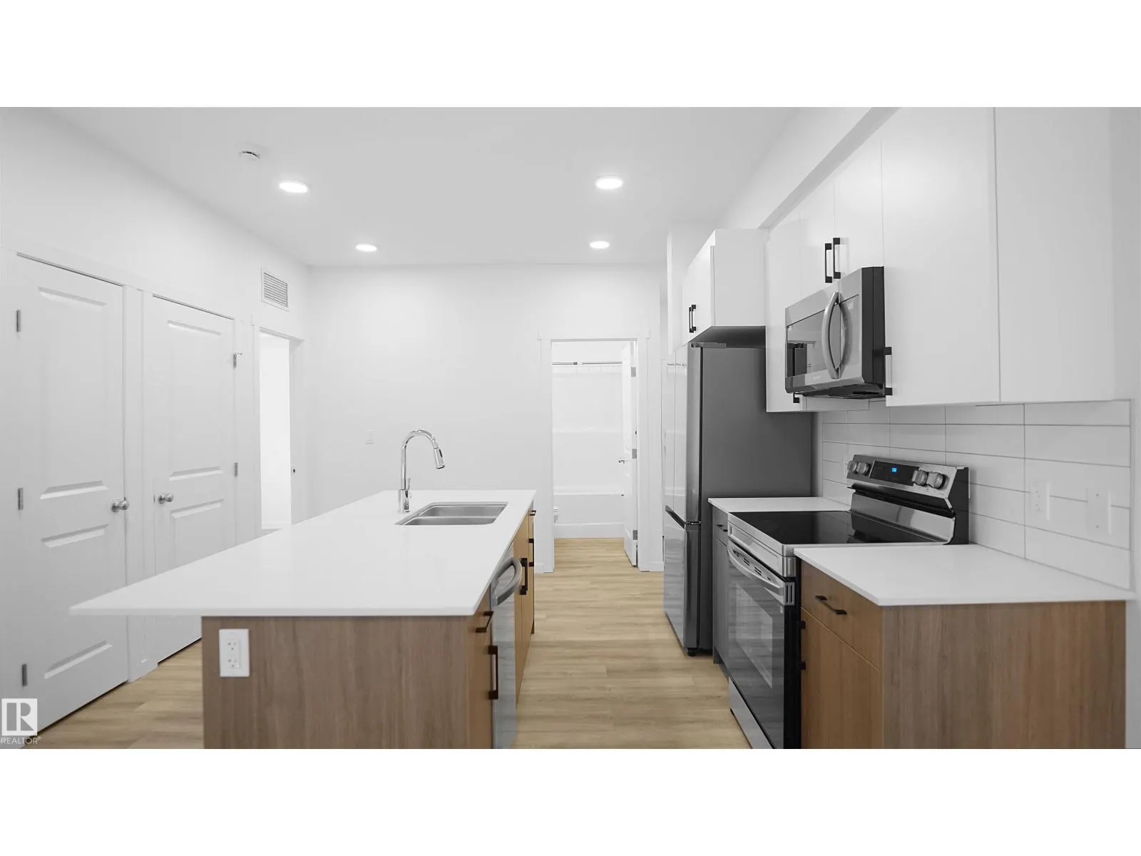 #103 9215 228 ST NW