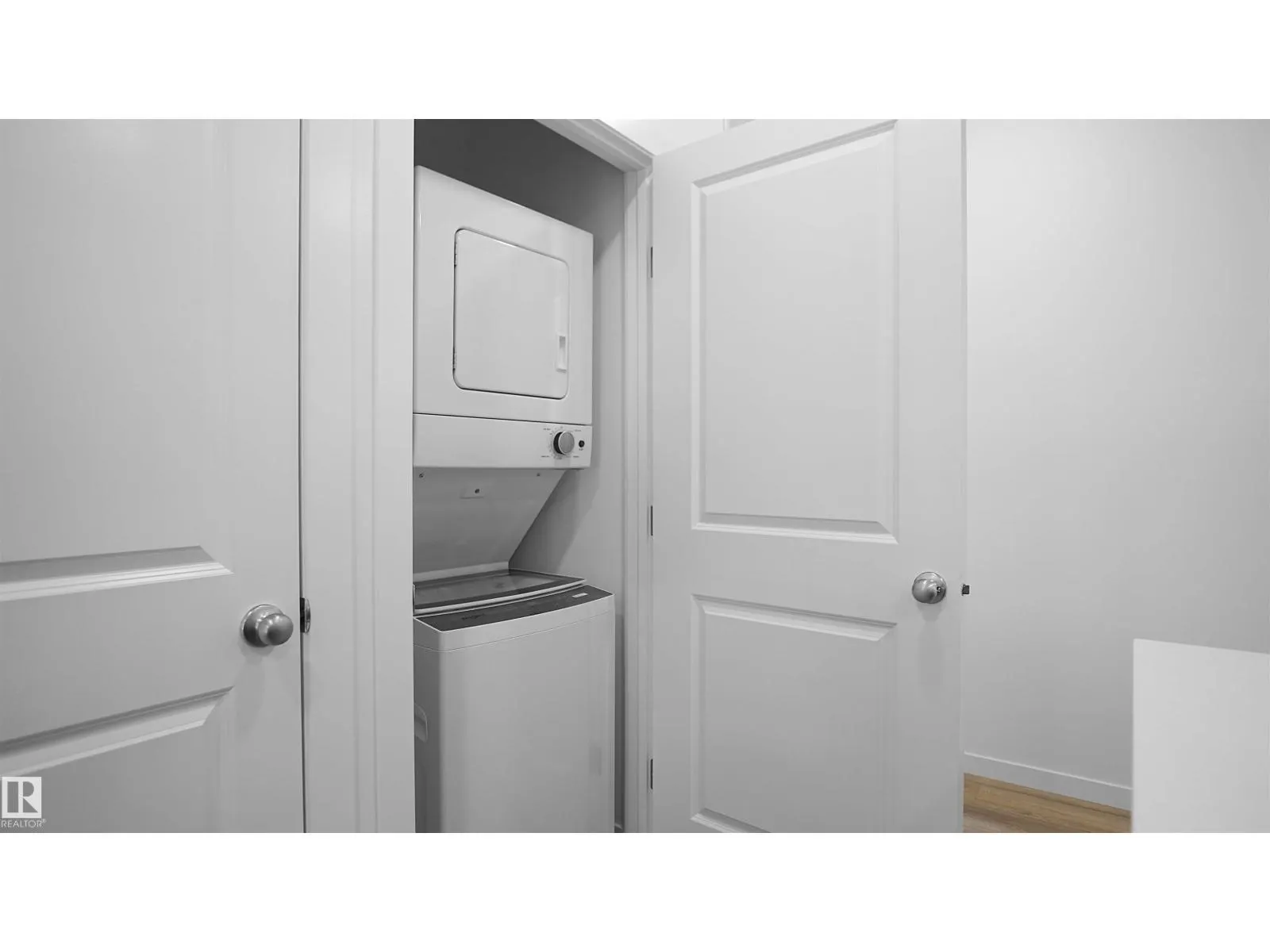 #103 9215 228 ST NW