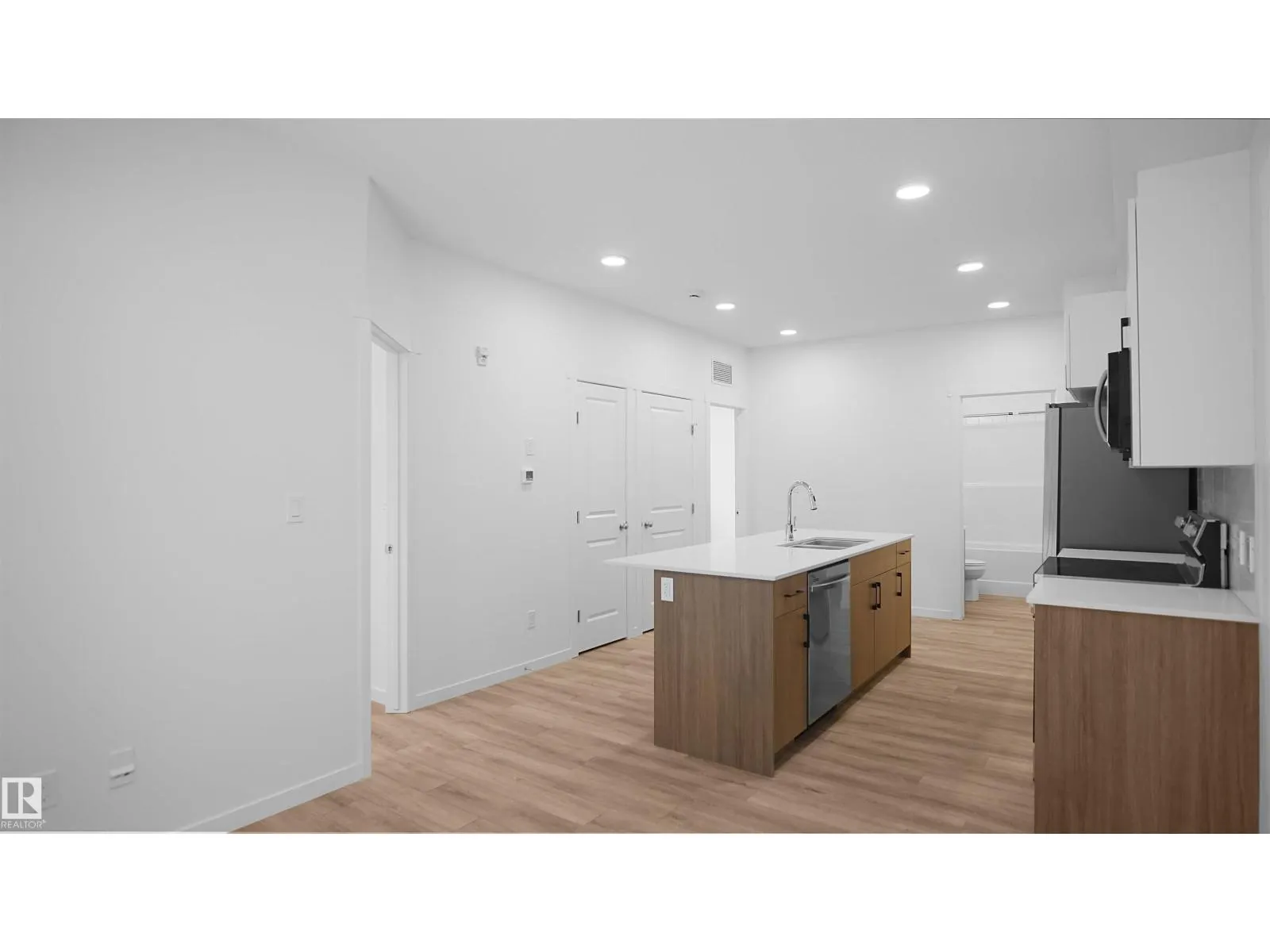 #103 9215 228 ST NW