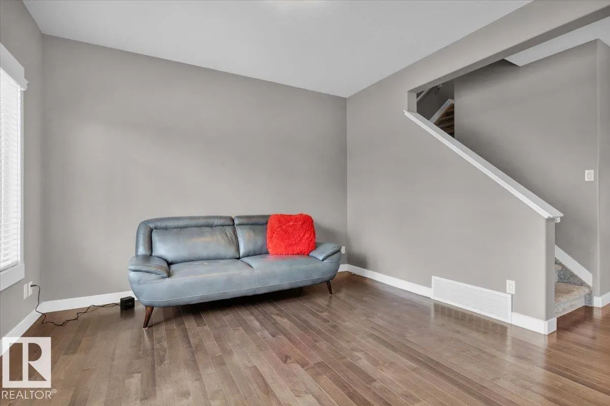7214 174 AV NW