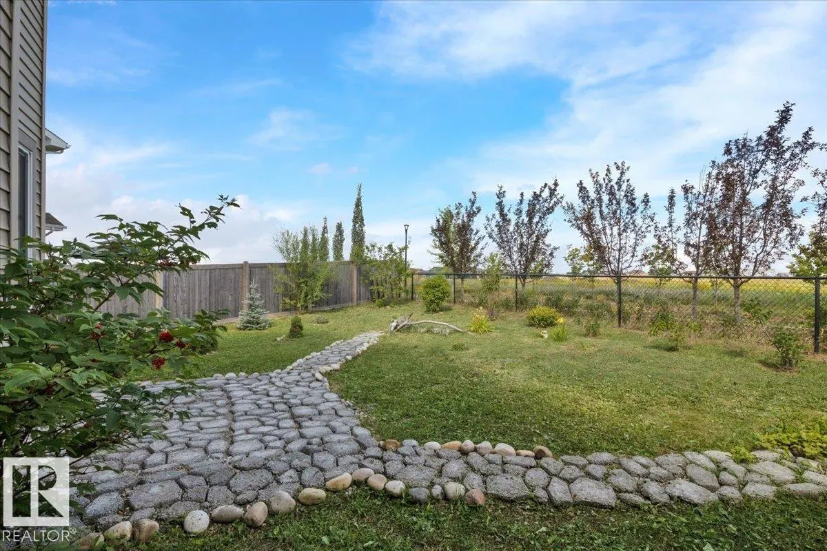 7214 174 AV NW