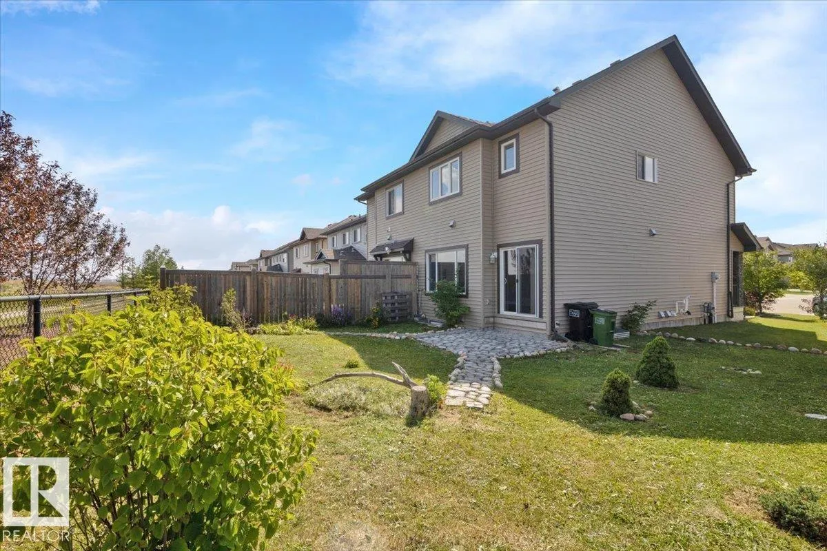 7214 174 AV NW