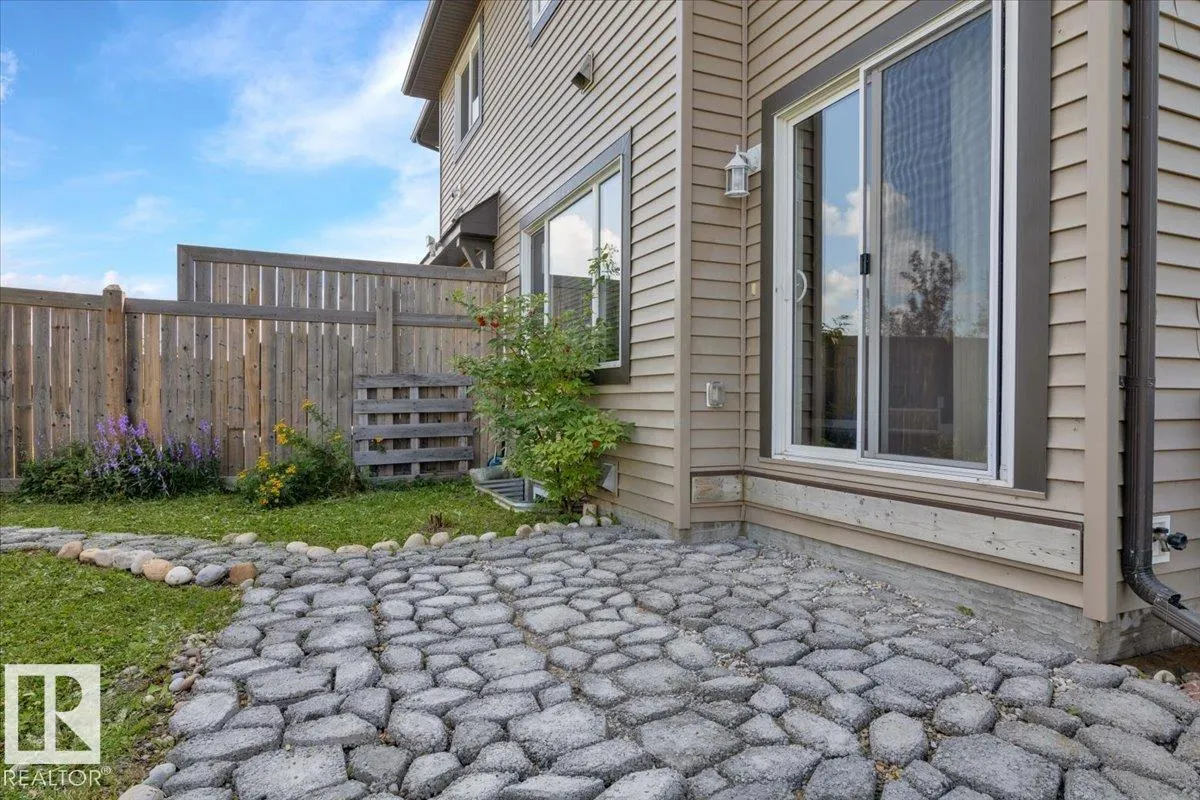 7214 174 AV NW