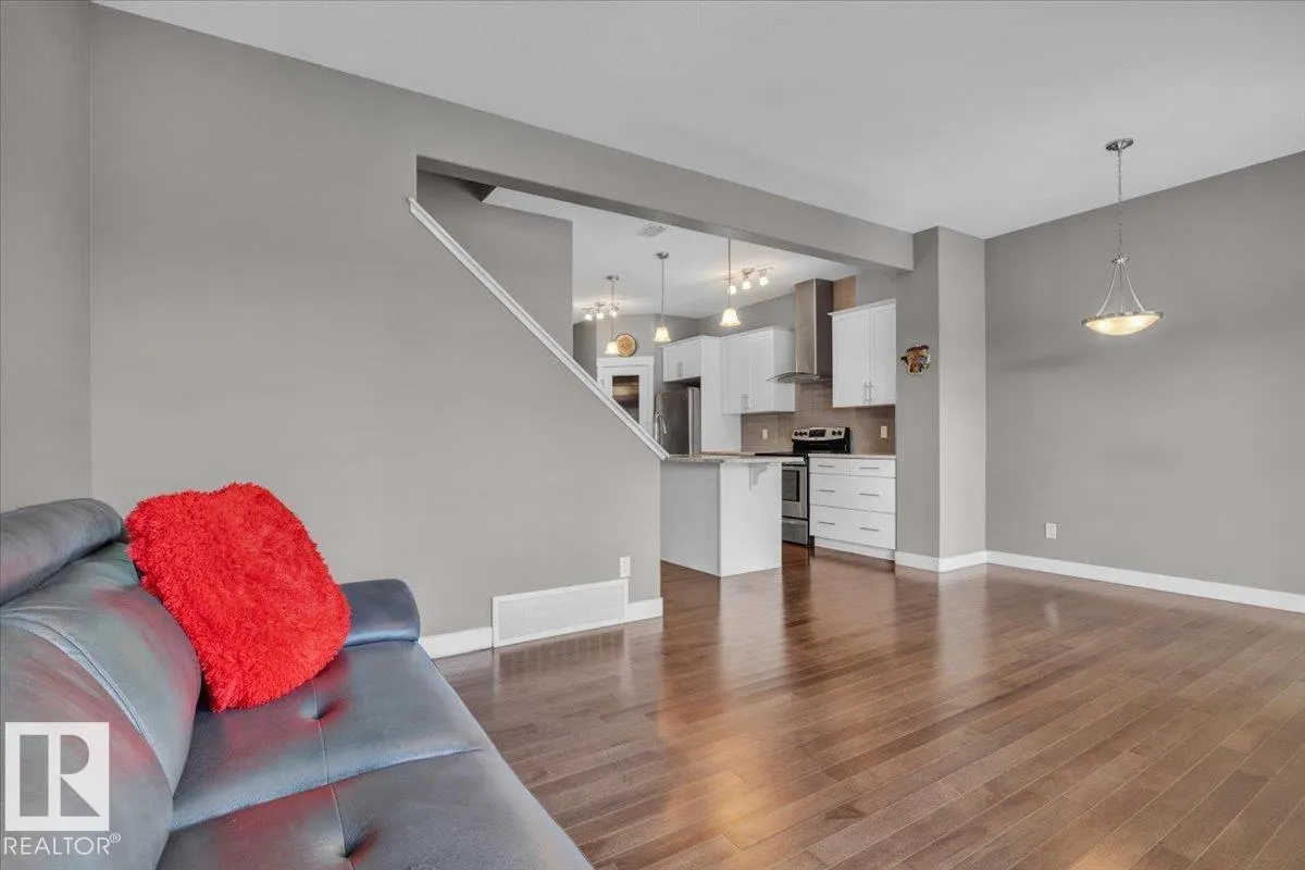 7214 174 AV NW