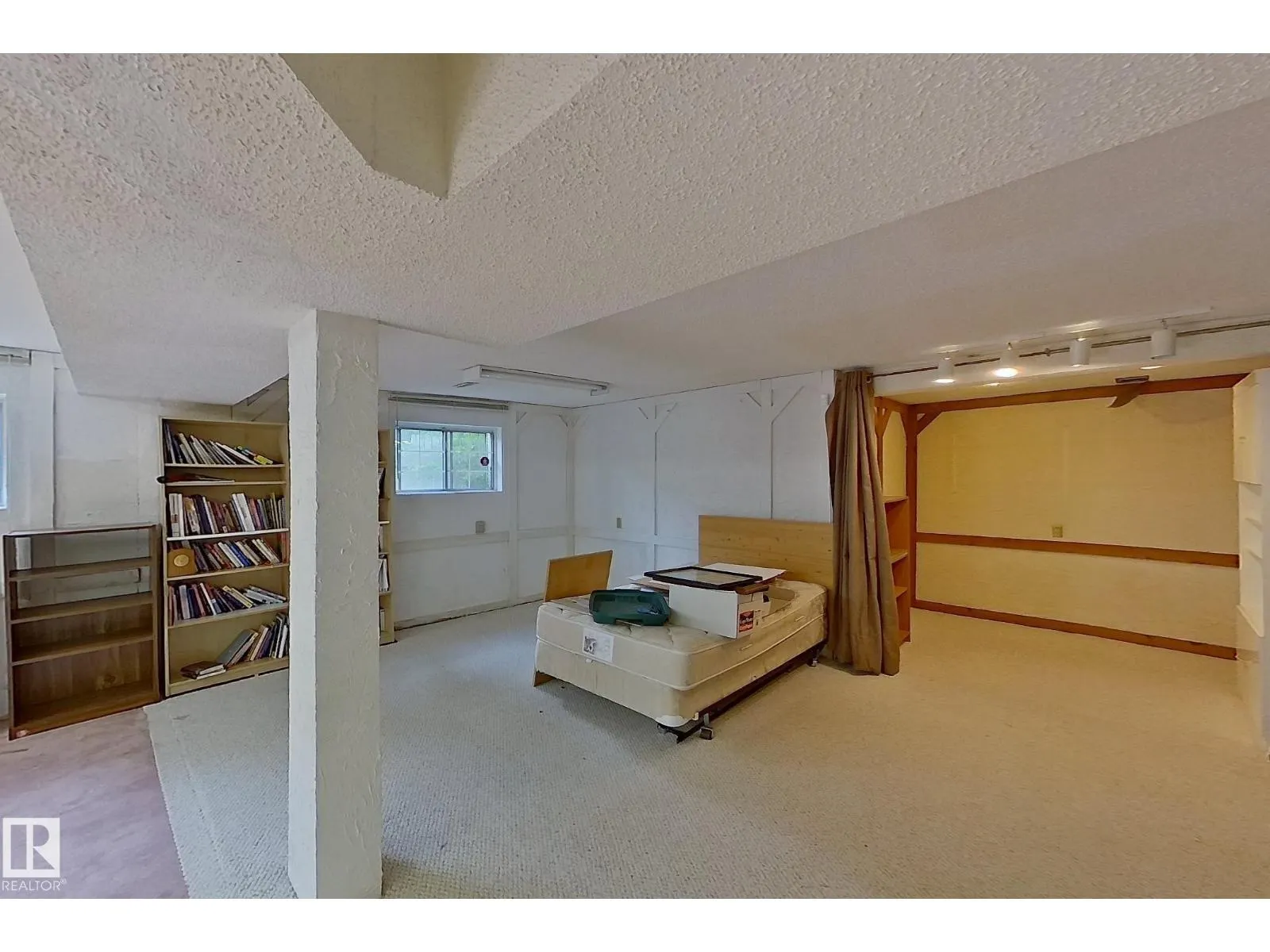 59 WOODCREST AV