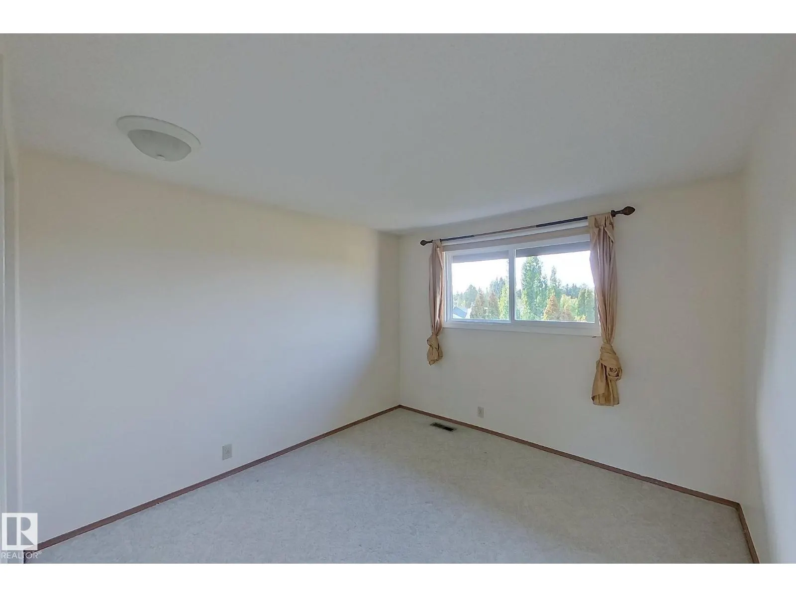59 WOODCREST AV