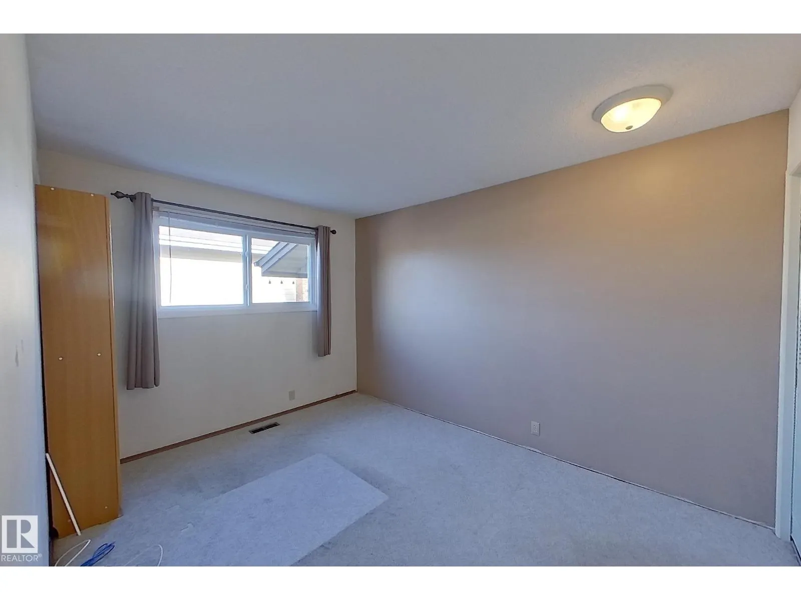 59 WOODCREST AV