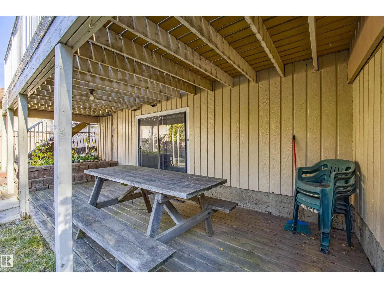 59 WOODCREST AV