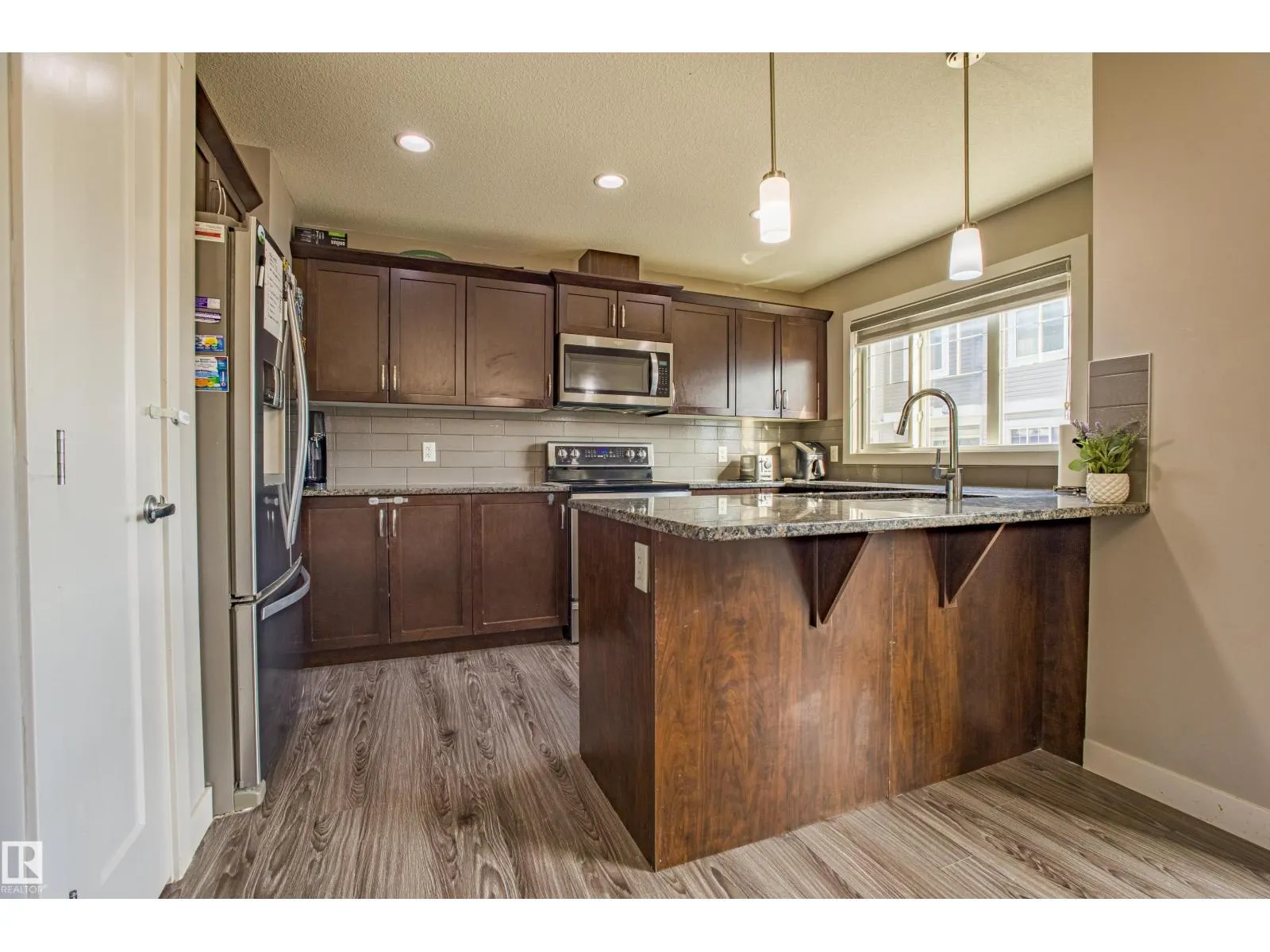 4131 30 ST NW
