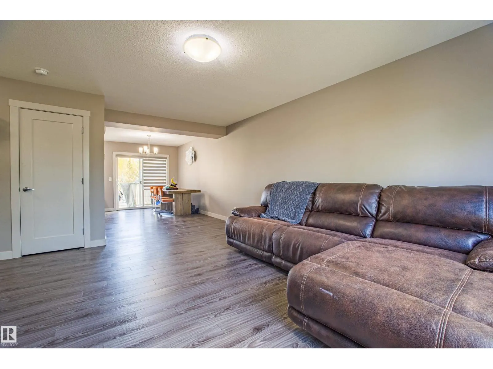 4131 30 ST NW