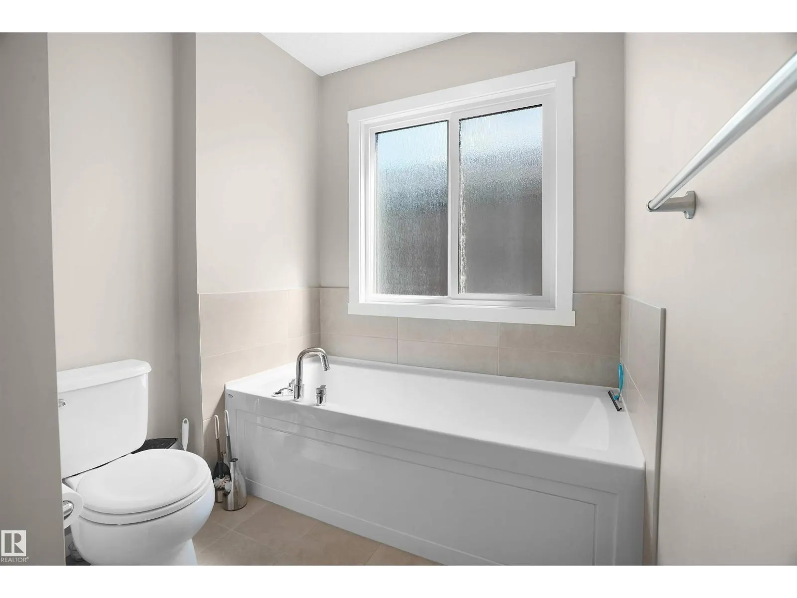 4015 6 AV SW