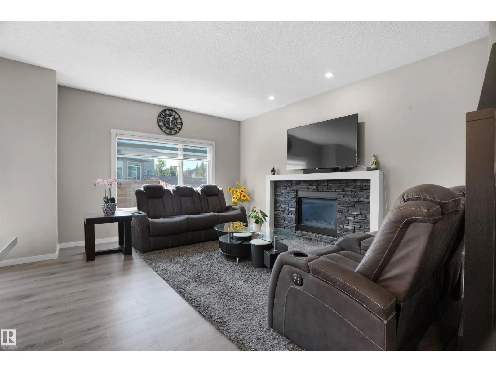 4015 6 AV SW