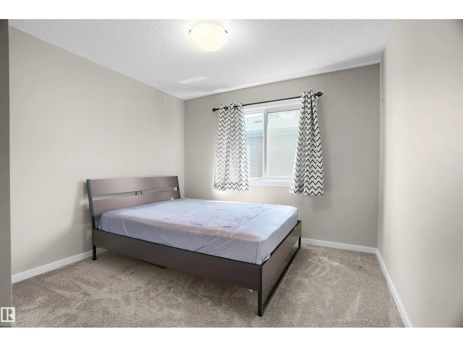 4015 6 AV SW