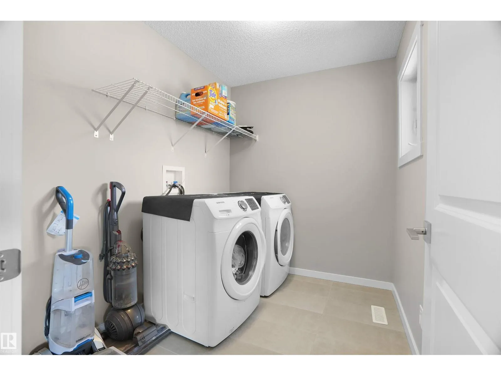 4015 6 AV SW