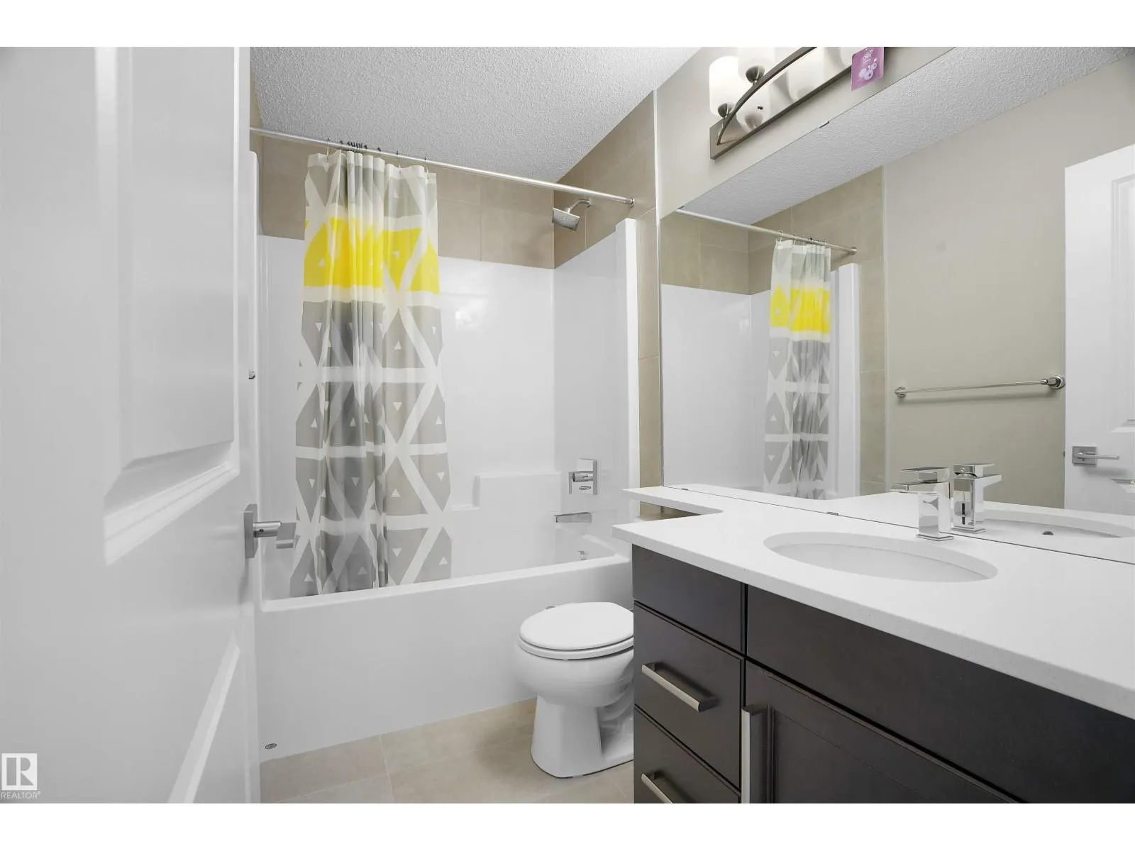 4015 6 AV SW