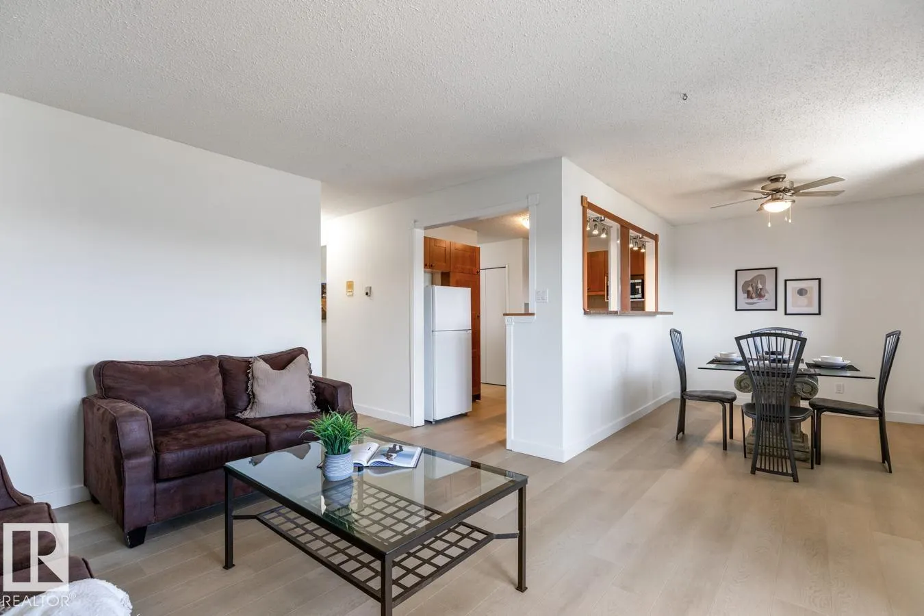 #5 3847 76 ST NW