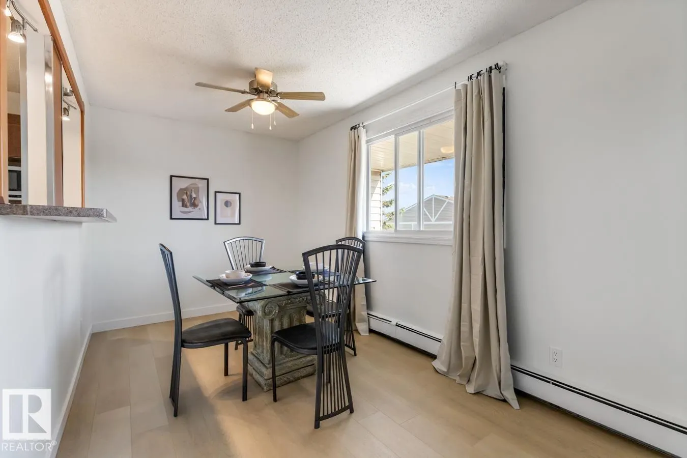 #5 3847 76 ST NW