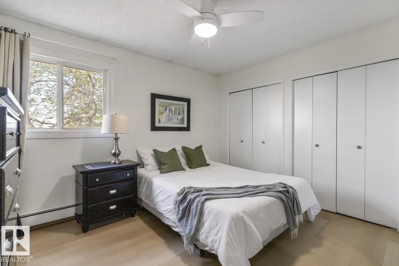 #5 3847 76 ST NW