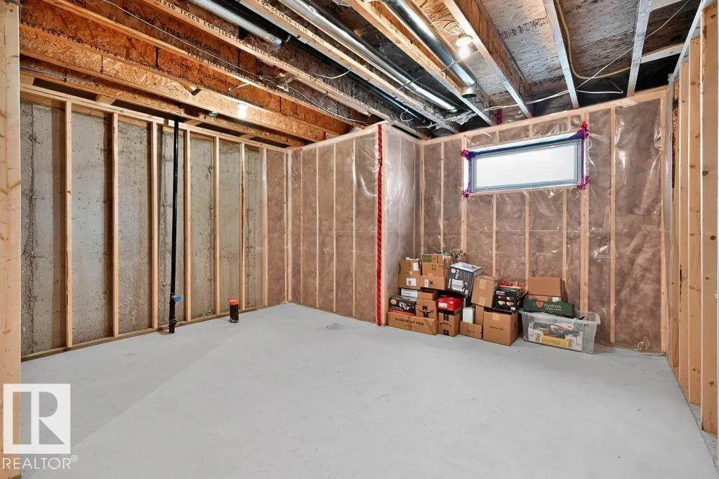 7909 105 AV NW NW