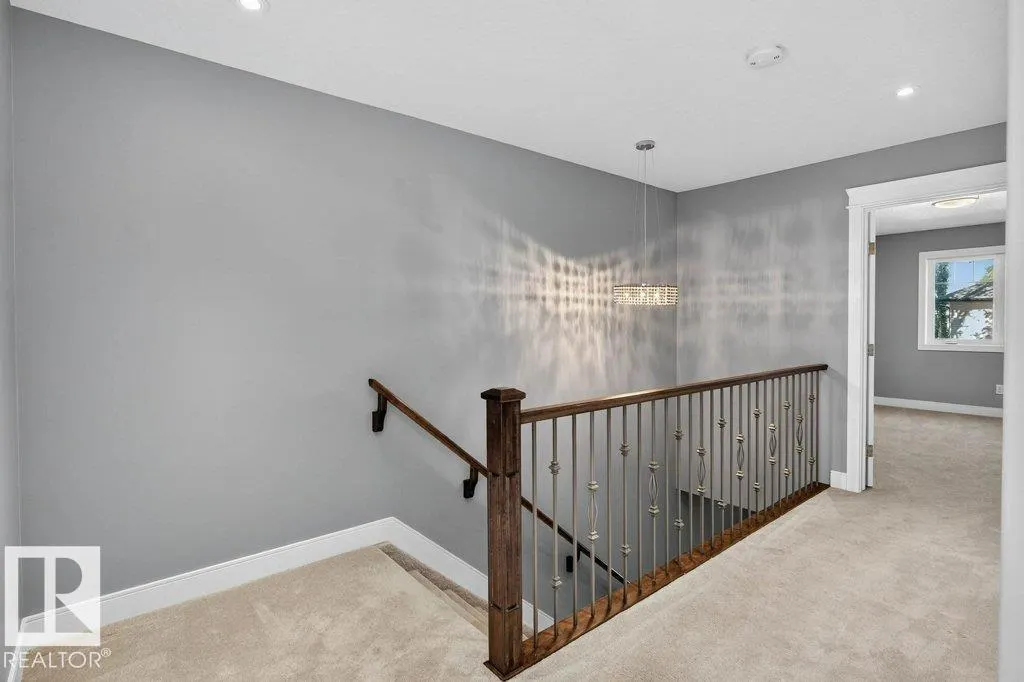 7909 105 AV NW NW