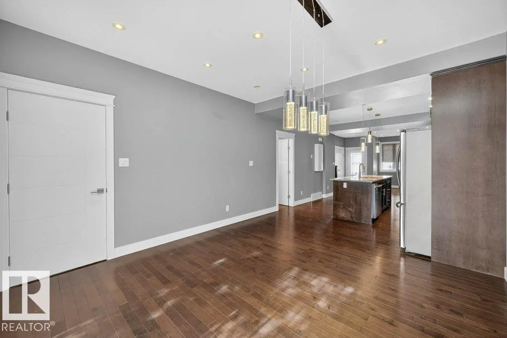 7909 105 AV NW NW