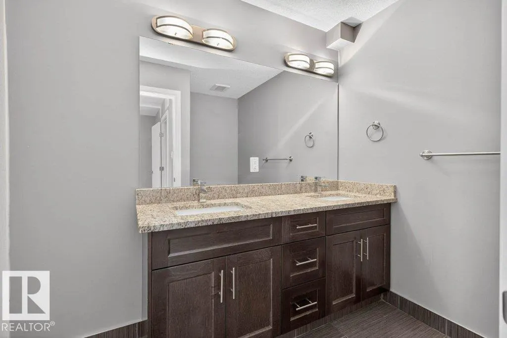 7909 105 AV NW NW