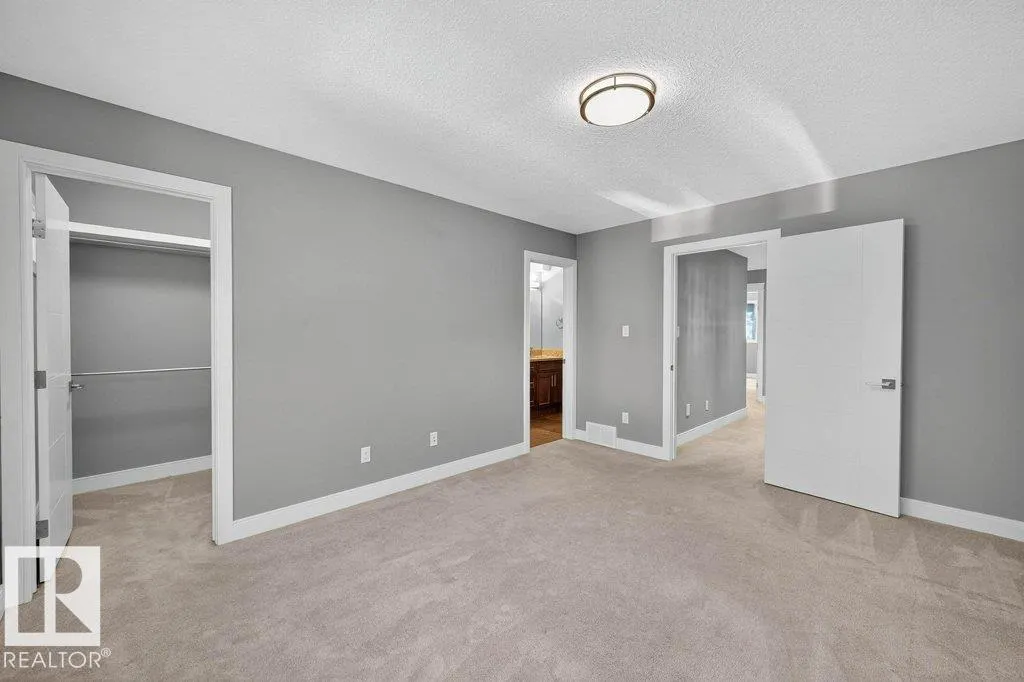 7909 105 AV NW NW