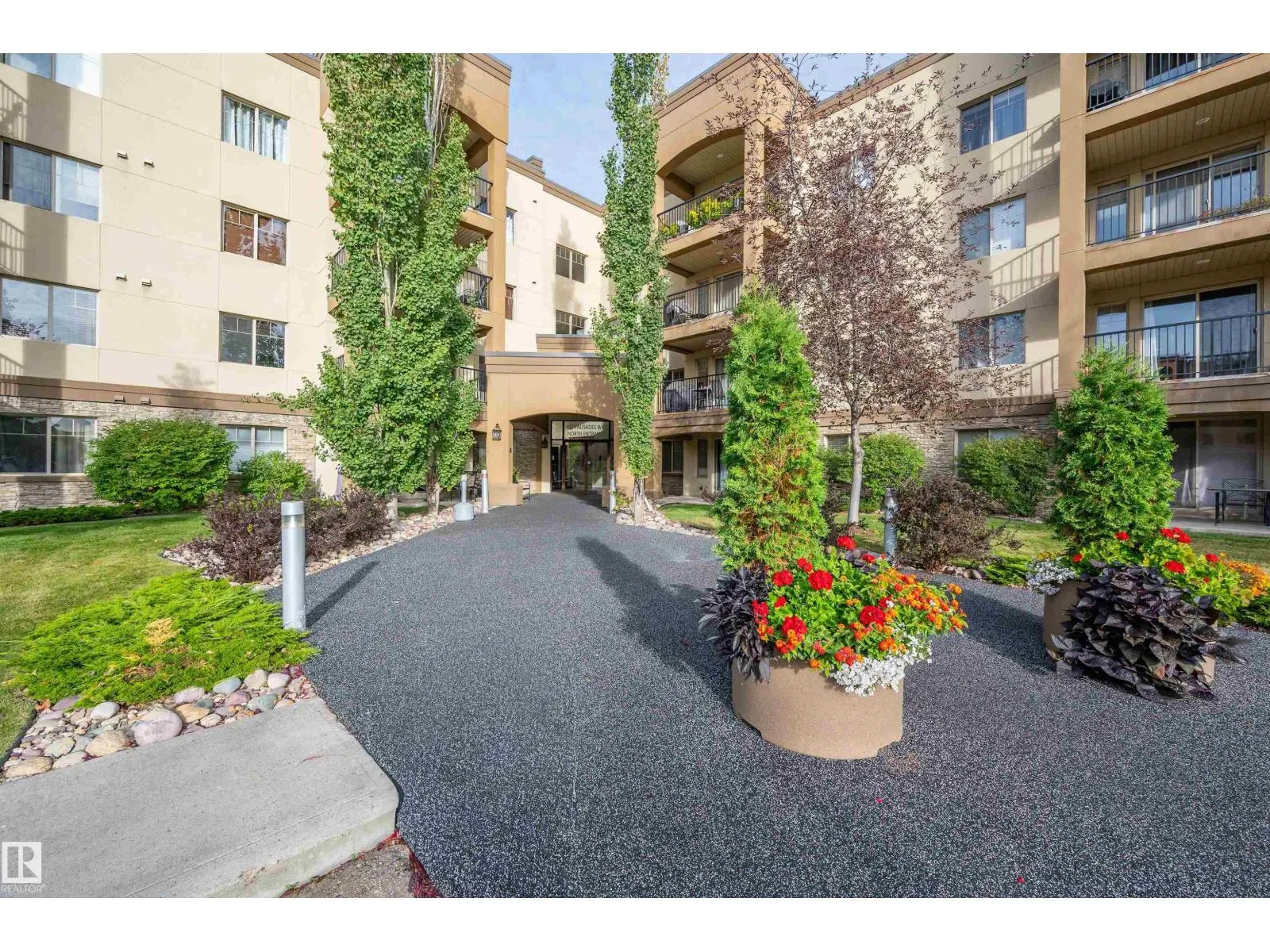 #311 400 Palisades WY