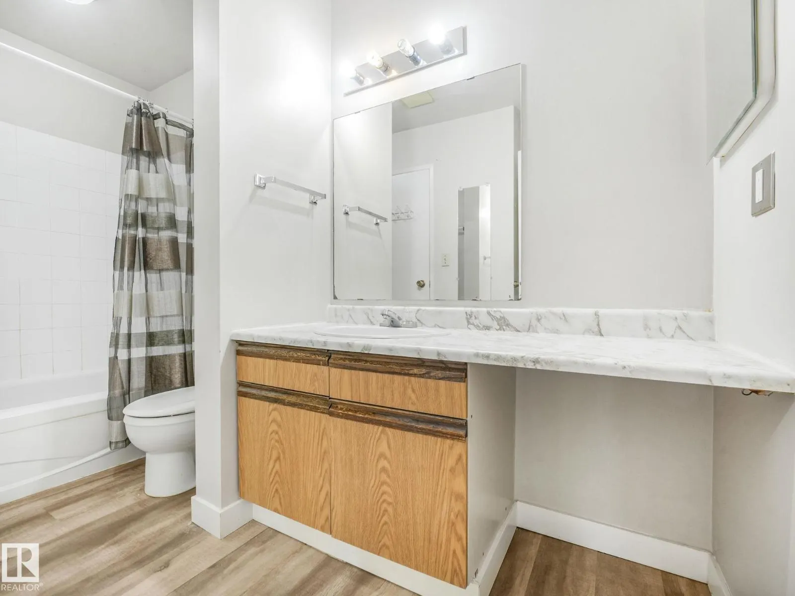 #305 45 AKINS DR